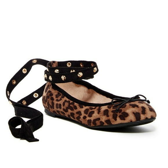 Circus by Sam Edelman Womens Celyn Ballet Flat Circus by Sam Edelman Womens Celyn Ballet Flat